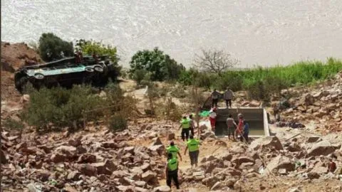 Nuevamente un bus lleno de pasajeros cae a un precipicio en Perú