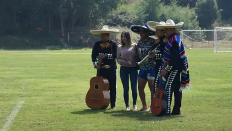 Romántica sorpresa de esposa de jugador UdeC en pleno entrenamiento