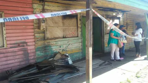 4 bomberos lesionados y 3 sedes sociales quemadas deja incendio en Lota Alto