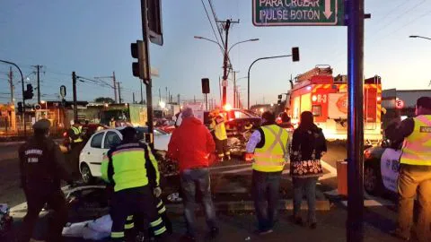 Dos personas heridas deja colisión de vehículos en cruce del Portal San Pedro