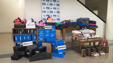¿Esas son Reebok o son Nike?: PDI decomisa más de un centenar de zapatillas falsificadas