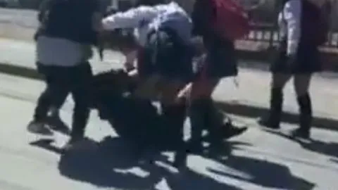 Captan brutal pateadura en contra de escolar de conocido liceo de Talcahuano