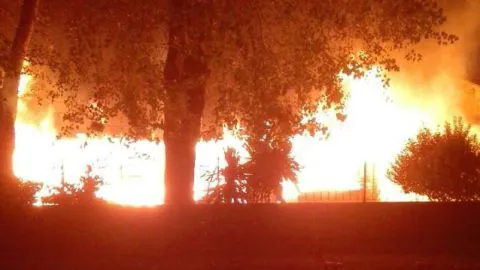 Enorme incendio destruye antiguo consultorio de Lorenzo Arenas en Concepción