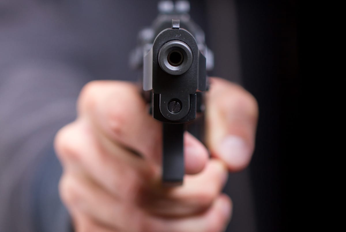Embarazada mató a delincuente que ingresó al patio de su casa