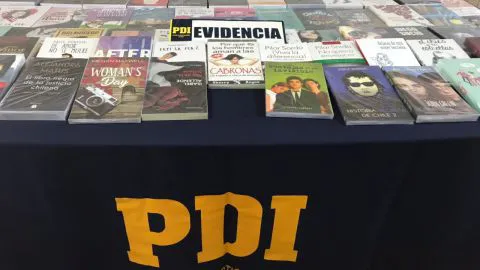 En medio del “20 chico” detienen a una mujer por vender libros falsos en Yumbel