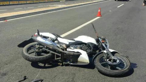 Motociclista en riesgo vital tras caer en la nueva Costanera de Chiguayante