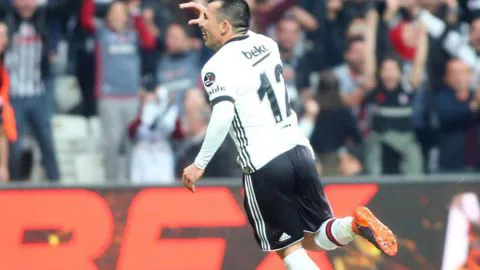 Gary Medel marcó un golazó en Turquía