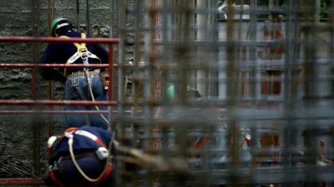 Imacec: Actividad económica creció 4% durante febrero