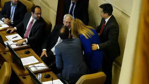 Diputado Urrutia trata de “terroristas” a víctimas de la dictadura