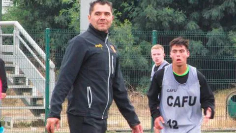 Fernández Vial desvincula a Esteban “Bichi” Fuertes tras no ser validado como DT por el INAF