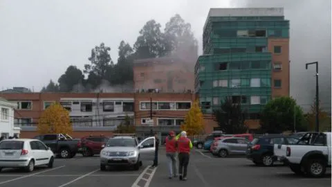 Enorme explosión se registra en Sanatorio Alemán afectando a pacientes y funcionarios