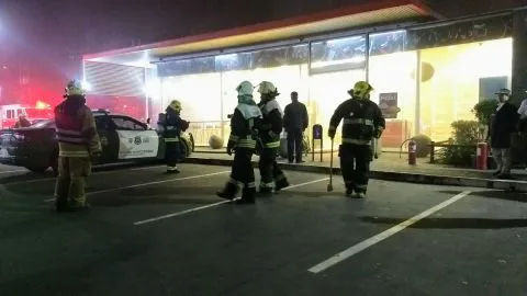 Principio de incendio afectó a Pronto Copec en Concepción