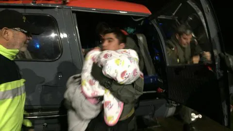 Lactante de 1 año fue aeroevacuada de urgencia desde la Isla Santa María tras ingerir una pila AAA