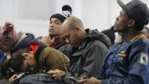 Nueva política migratoria redujo a la mitad el ingreso de extranjeros al país