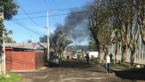 Incendio consume vivienda en sector Aurora de Chile en Concepción