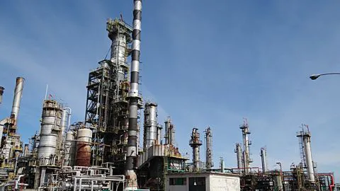 Refinería de Enap Bío Bío detiene operaciones por falla eléctrica