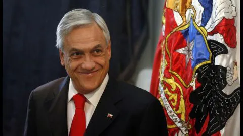 La voz de Sebastián Piñera en Waze “Manos al volante y el futuro adelante”