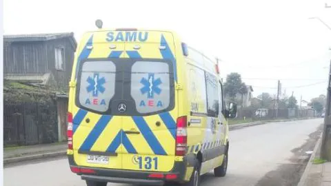 Penquista sufre grave caída mientras reparaba la casa de su familia tras incendio