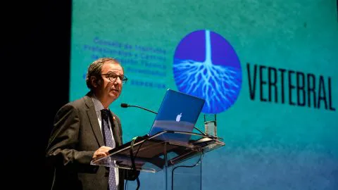 Ministro se compromete a potenciar Educación Técnico Profesional durante Seminario de Vertebral