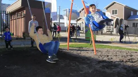 Histórico momento: Más de 100 familias de Aurora de Chile recibieron sus viviendas definitivas