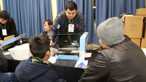 Más de 600 estudiantes recibieron notebook con internet en San Pedro de la Paz