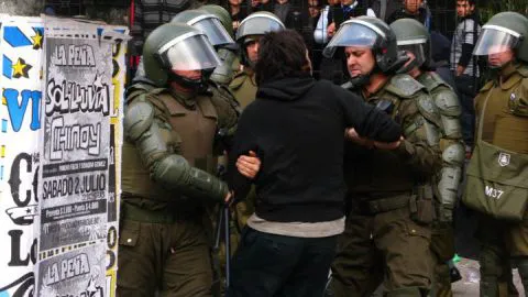 El alcalde que busca prohibir la palabra “Paco” contra carabineros