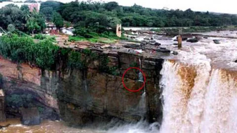 Hombre cae de una cascada de 170 pies intentando posar para una foto