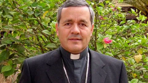 Aceptan renuncia de obispo Juan Barros, entre otros