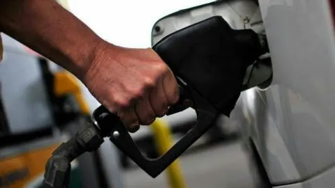 Combustibles registran séptima alza consecutiva y no dan tregua al bolsillo