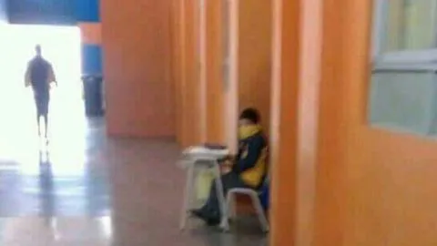 Niño es castigado y dejado en el frío con -2°C