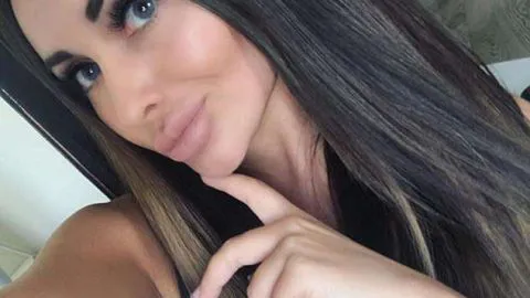 La propuesta indecente que ofreció una modelo a policías que la detuvieron