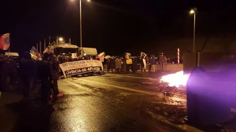 8 puntos de la Ruta 160 fueron cortados durante esta jornada en repudio al alza del peaje Chivilingo