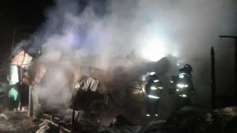 Fábrica de cera fue consumida por un incendio