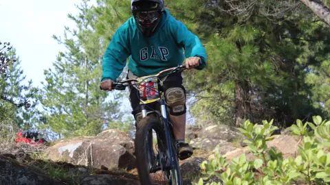 La adrenalina se tomó la cuarta versión del Downhill Quillón 2018