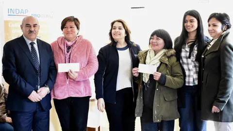Agricultoras de Yumbel y Cabrero reciben incentivos para mejorar sus emprendimientos