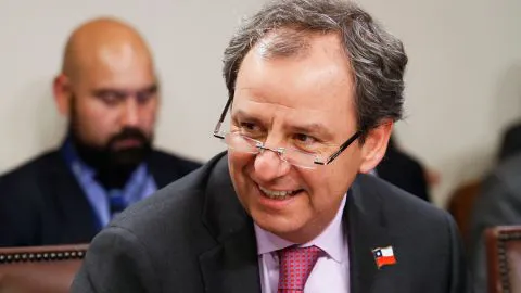 La insólita respuesta del ministro de Educación ante problemas en colegios