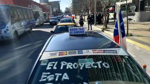 Taxistas protestaron en el Gran Concepción contra la Ley Uber