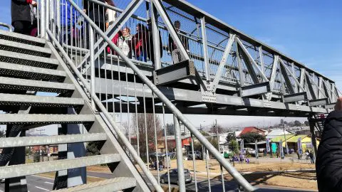 Entregan esperada pasarela San Francisco en Concepción