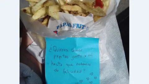 Una joven penquista pidió pololeo con papas fritas Assuan y esto le respondieron