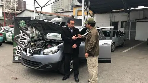 ¡Insólito!: Apoderada roba auto a inspector de escuela de su hija