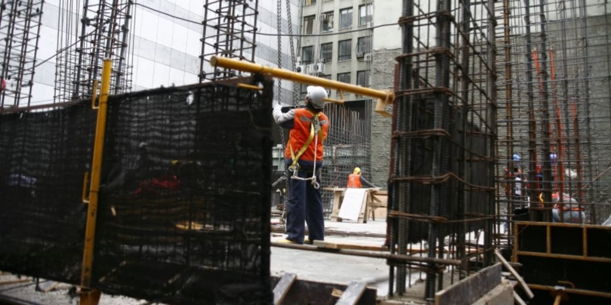 Desempleo subió a 9% en trimestre febrero-abril 2020 en Chile