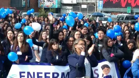 Enfermeras del Gran Concepción marcharon por dictamen de Contraloría