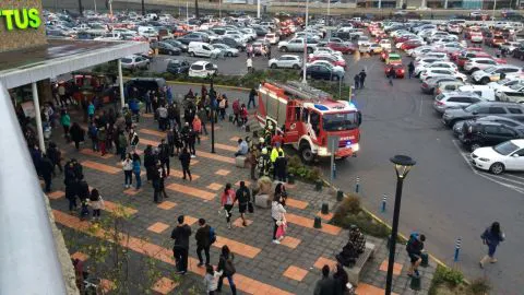 Presencia de gas en el ambiente obliga la evacuación de varios edificios en Hualpén y Talcahuano