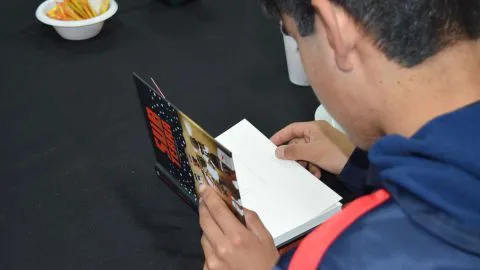 Escuelas de Lota reciben casi un centenar de libros de Baldomero Lillo