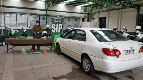 Con miguelitos y pasamontañas detienen a banda experta en robo a cajeros automáticos en Los Ángeles