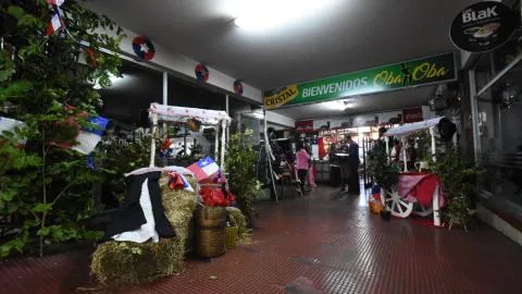 Clásico local penquista fue premiado por tener la mejor vitrina dieciochera