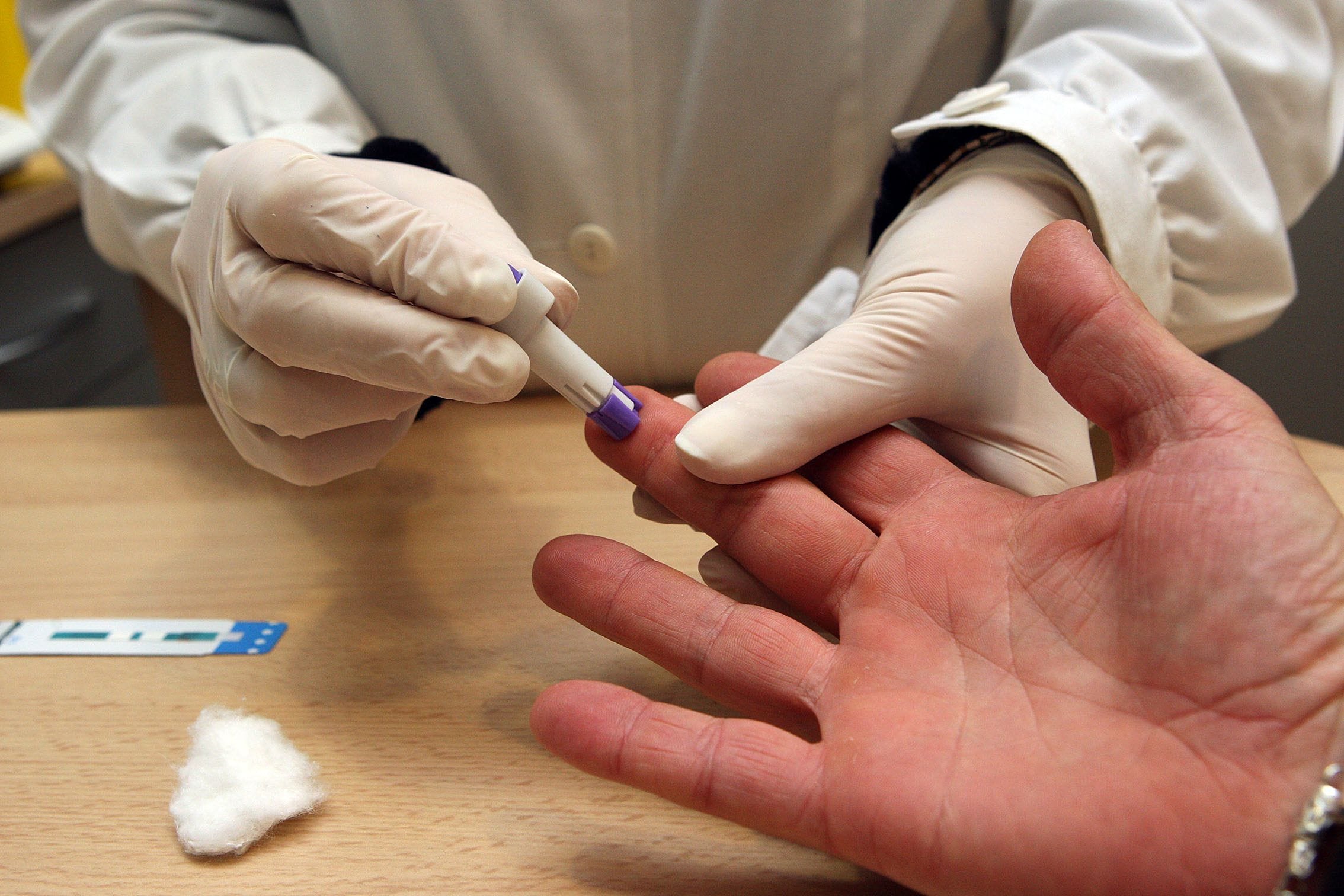 Ante explosivo aumento de contagios de VIH aplicarán test rápidos en toda la región del Biobío