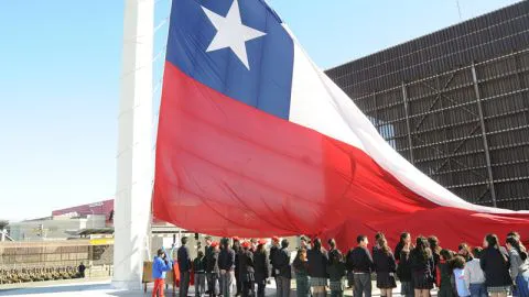 ¡Es obligatorio!: Evita multas y aprende cómo colocar la bandera para estas Fiestas Patrias
