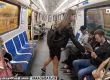 Feminista arroja cloro en la entrepierna de hombres “mal sentados” en el metro