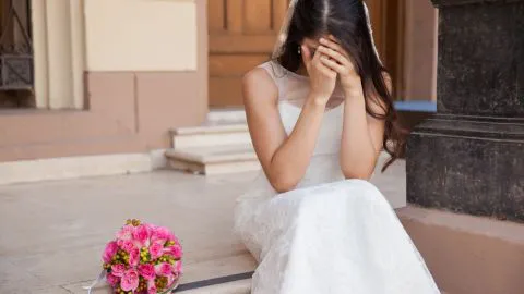 Joven deja plantada en el altar a su pareja por su adicción a WhatsApp
